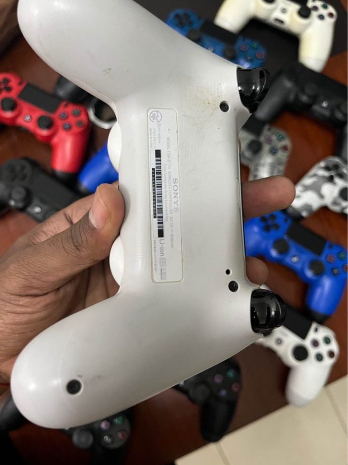 ⁦صفقة لأجهزة بلاي ستيشن 4 مستعملة 🎮🔥⁩ - الصورة ⁦2⁩